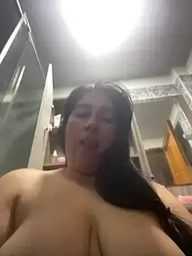 Stripchat Sex Cam of andreaisis2