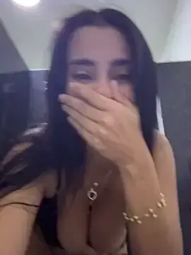 Stripchat Live Sex Cam of Lusty_Louise