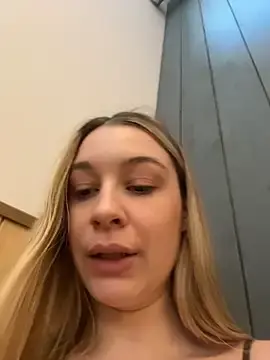 Stripchat Free Porn Cam of SashaCatt