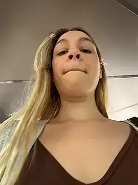 Stripchat Sex Cam of SashaCatt