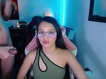 Stripchat Live Sex Cam of jessi_and_boy