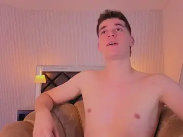 Stripchat Live Sex Cam of taylor_morgann