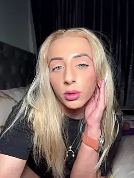 Stripchat Watch Live Sex Cams of Strongqueen