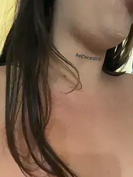 Stripchat Sex Cam of Sweet_vicky_hot