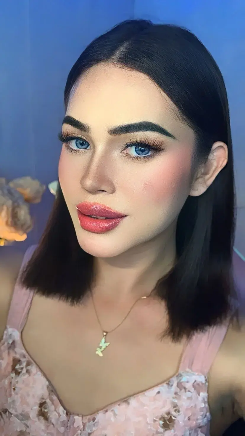 Ashely_Lewis