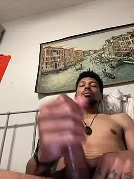 Stripchat Adult Webcam of BigPrettyDick777