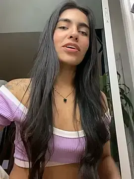 Stripchat Live Sex Cam of DaphneUwu