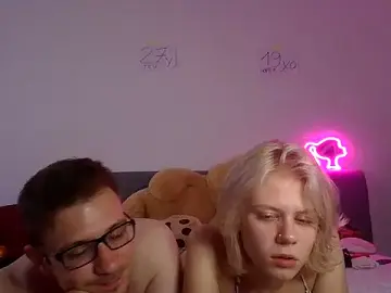 Stripchat Live Sex Cam of SophieCline