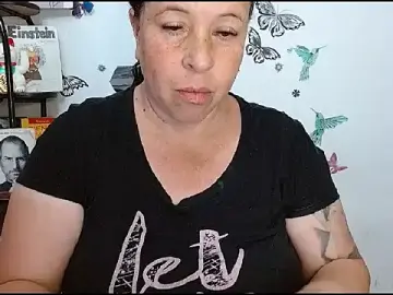 Stripchat Live Sex Cam of LauraMallioni