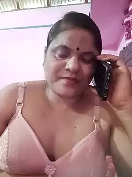 Stripchat Live Sex Cam of Maya_Vabi