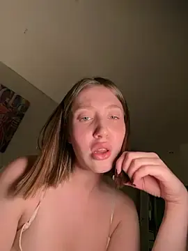 Stripchat Adult Webcam of Sophie_Avory