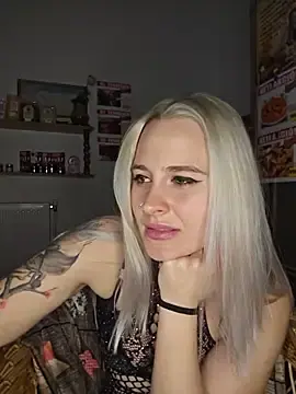 Stripchat Live Sex Cam of ChristinaWheeled11
