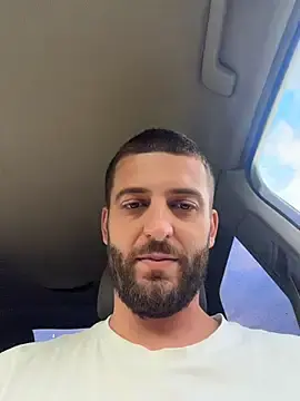 Stripchat Live Sex Cam of Pablo_Hornyguy95