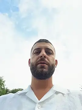 Stripchat Free Live Porn of Pablo_Hornyguy95