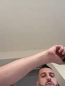 Stripchat Free Porn Cam of Pablo_Hornyguy95