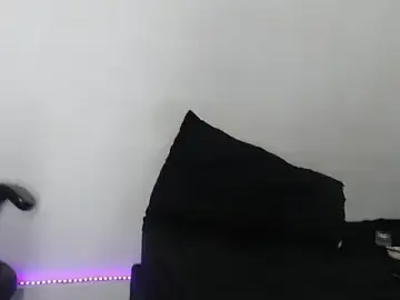 Stripchat Free Porn Cam of CherryH0ttie