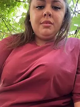 Stripchat Watch Live Sex Cams of Sara_Hug