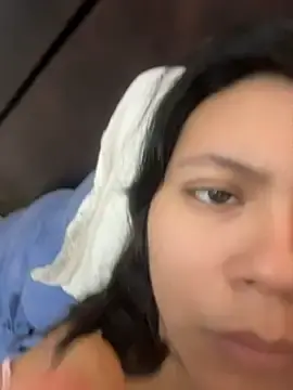 Stripchat Live Sex Cam of karysweetbeaury