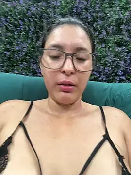 Stripchat Free Porn Cam of mariatudulceadiccion