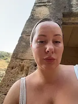 Stripchat Live Sex of Mona_Plus
