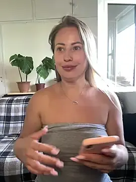 Stripchat Live Sex Cam of AlisaWhite