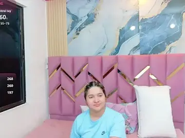 Stripchat Sex Cam of collegepawglovedaddy