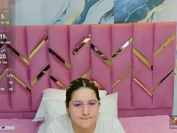 Stripchat Sex Cam of collegepawglovedaddy