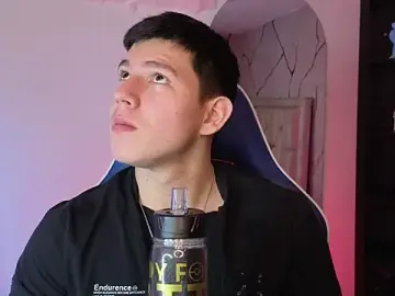 Stripchat Live Sex of JamesCr_