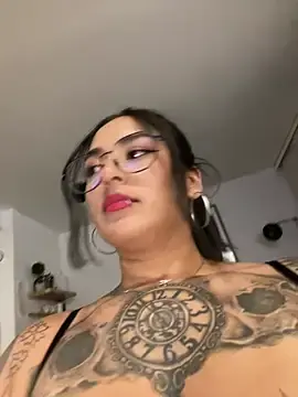 Stripchat Free Porn Cam of Rae_Lil_White
