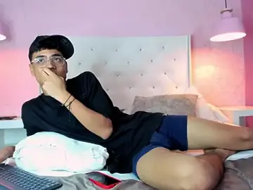Stripchat Watch Live Sex Cams of DannTaylor