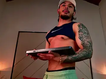 Stripchat Nude Webcam of Justin_WhiteJS