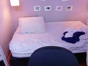 Stripchat Free Live Porn of kiara_evanss