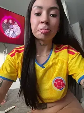 Stripchat Free Live Porn of Roxanne_08