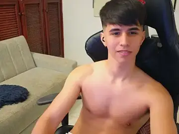 Stripchat Free Porn Cam of carl_dixon