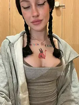 Stripchat Free Live Porn of Melissa_crazy