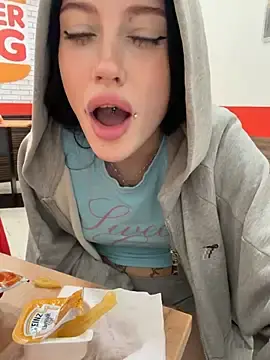 Stripchat Free Live Porn of Melissa_crazy