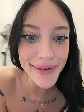Stripchat Sex Cam of Melissa_crazy