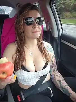 Stripchat Live Porn of HollyTattoo