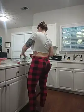 Stripchat Adult Webcam of HollyTattoo