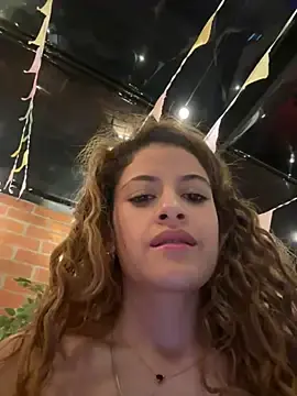 Stripchat Live Sex of alana15