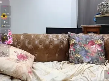 Stripchat Watch Live Sex Cams of bella-louva