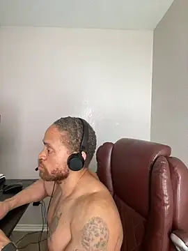 Stripchat Sex Cam of Fathero1time