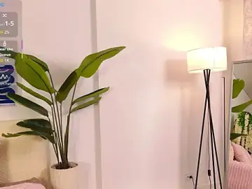 Stripchat Sex Cam of VixenLuxe