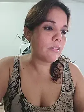 Stripchat Adult Webcam of Bellapotencia1985