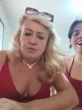Stripchat Free Live Porn of Bellapotencia1985