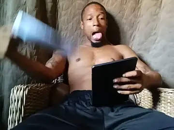 Stripchat Sex Chat of GuudBoy504