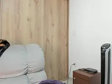 Stripchat Live Sex Cam of xspecialoomx