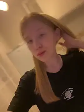 Stripchat Free Live Porn of Eva_Weyne