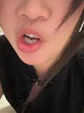 Stripchat Live Sex Cam of huihui_520