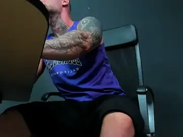 Stripchat Nude Webcam of BrianHunts